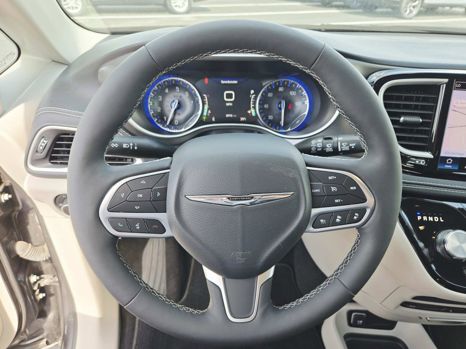 Used 2023 Chrysler Pacifica Touring-L w/ Uconnect Theater Family Group AWD/4WD image 23