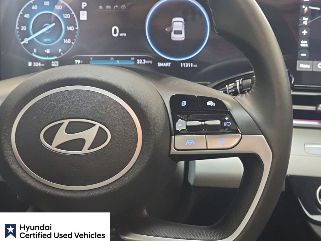 Certified 2025 Hyundai Elantra Limited FWD image 20