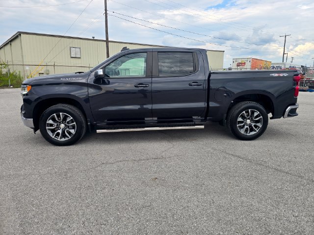 Used 2024 Chevrolet Silverado 1500 LT AWD/4WD image 8