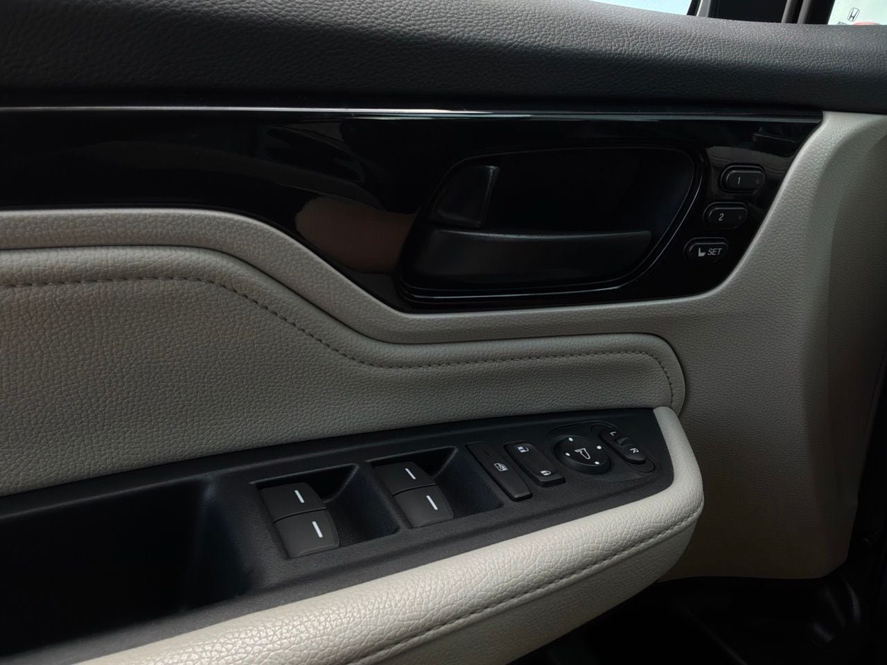 Used 2025 Honda Odyssey Touring image 26