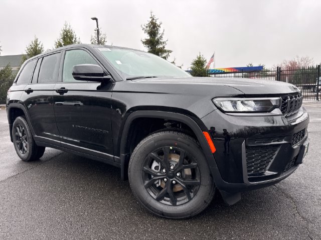 New 2026 Jeep Grand Cherokee Altitude