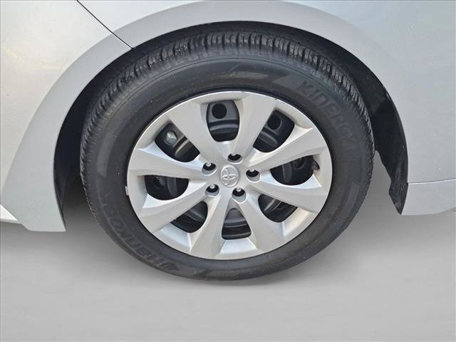 Used 2025 Toyota Corolla LE FWD image 22