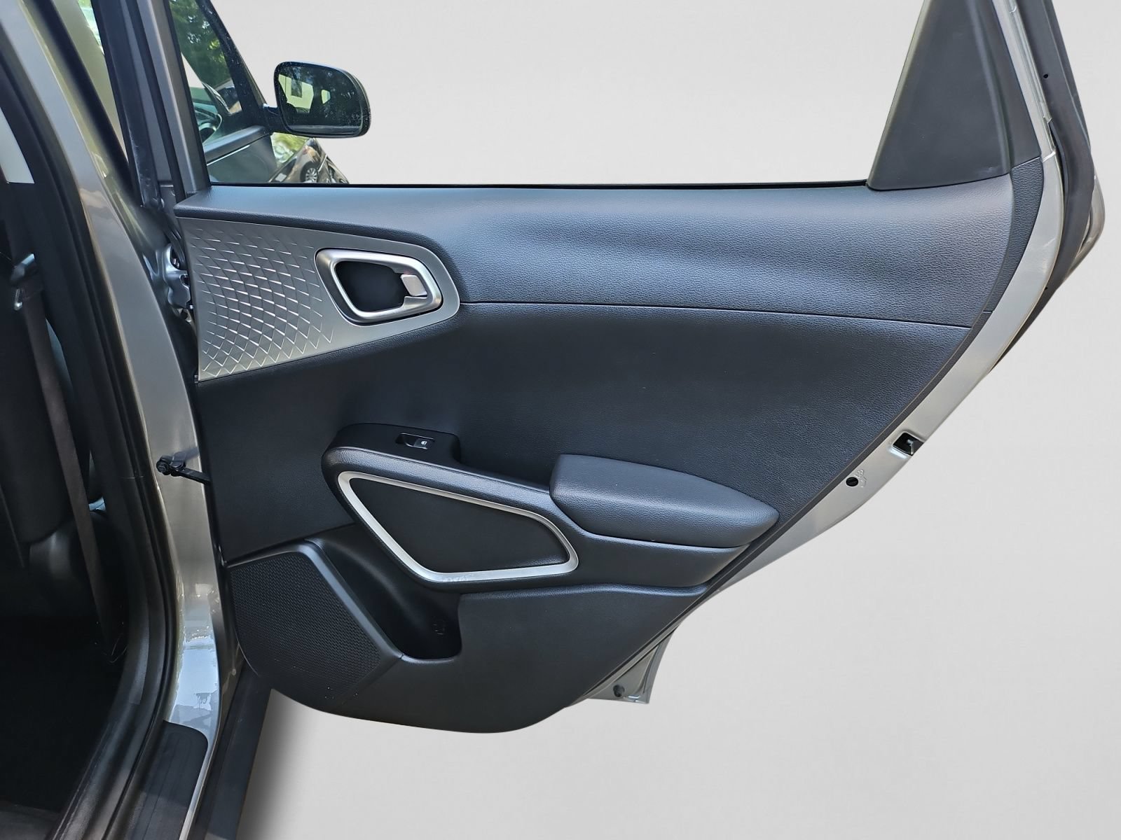 Used 2025 Kia Soul LX w/ LX Technology Package FWD image 37