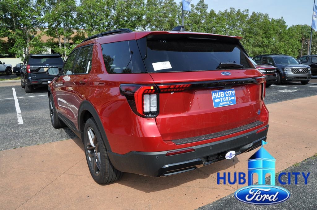 New 2026 Ford Explorer ST-Line RWD image 3