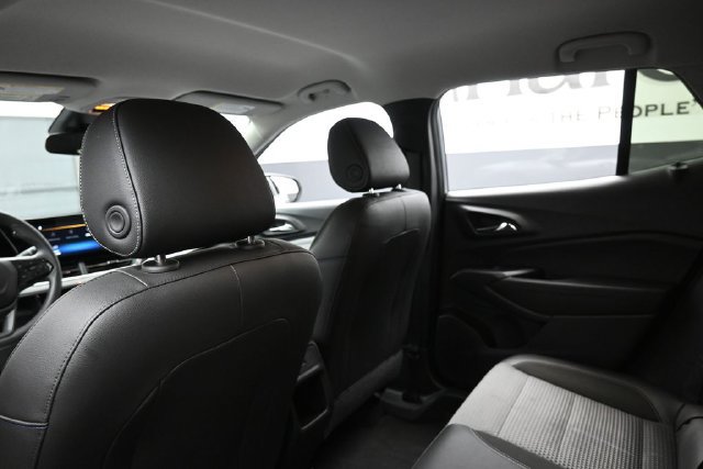 Used 2025 Chevrolet Trax LT FWD image 25