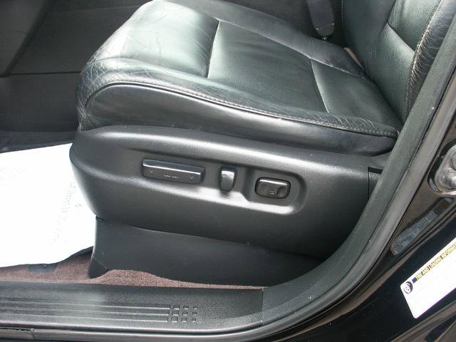 Used 2010 Honda Pilot Touring image 16