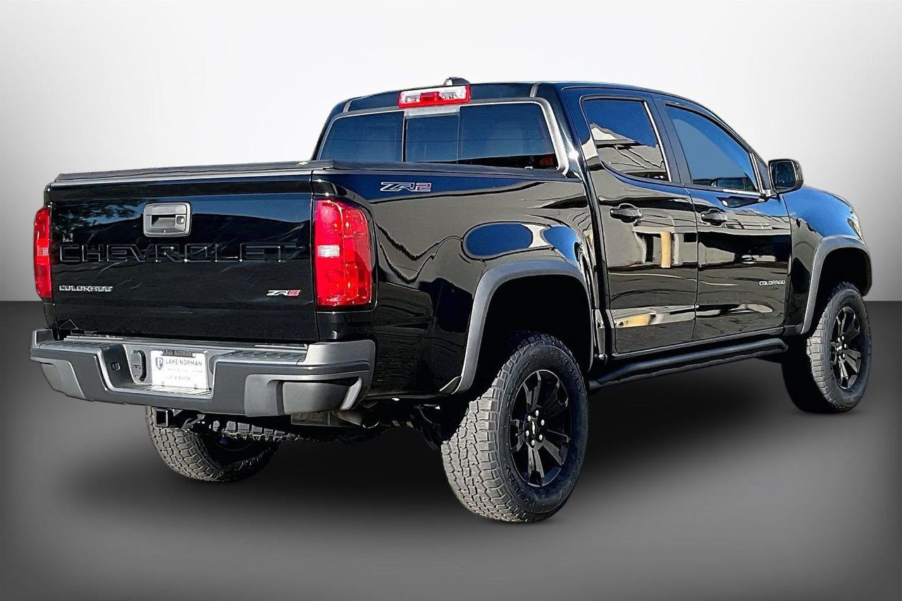 Used 2022 Chevrolet Colorado ZR2 w/ ZR2 Midnight Special Edition AWD/4WD image 8