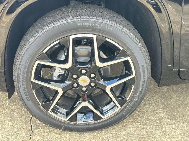 New 2026 Chevrolet Traverse High Country w/ LPO, Floor Liner Package FWD image 4
