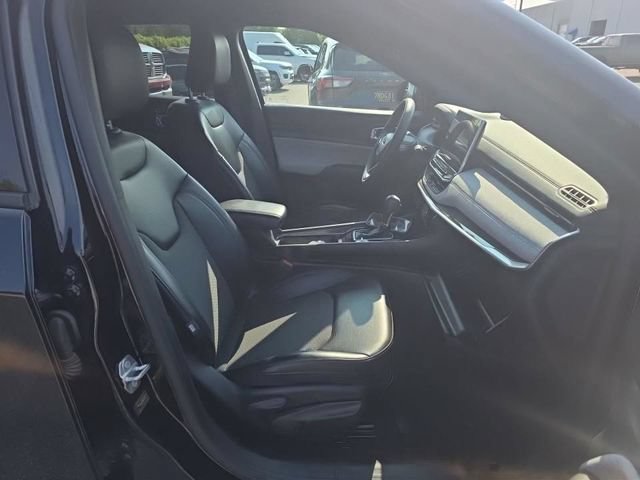 Certified 2023 Jeep Compass Latitude AWD/4WD image 8