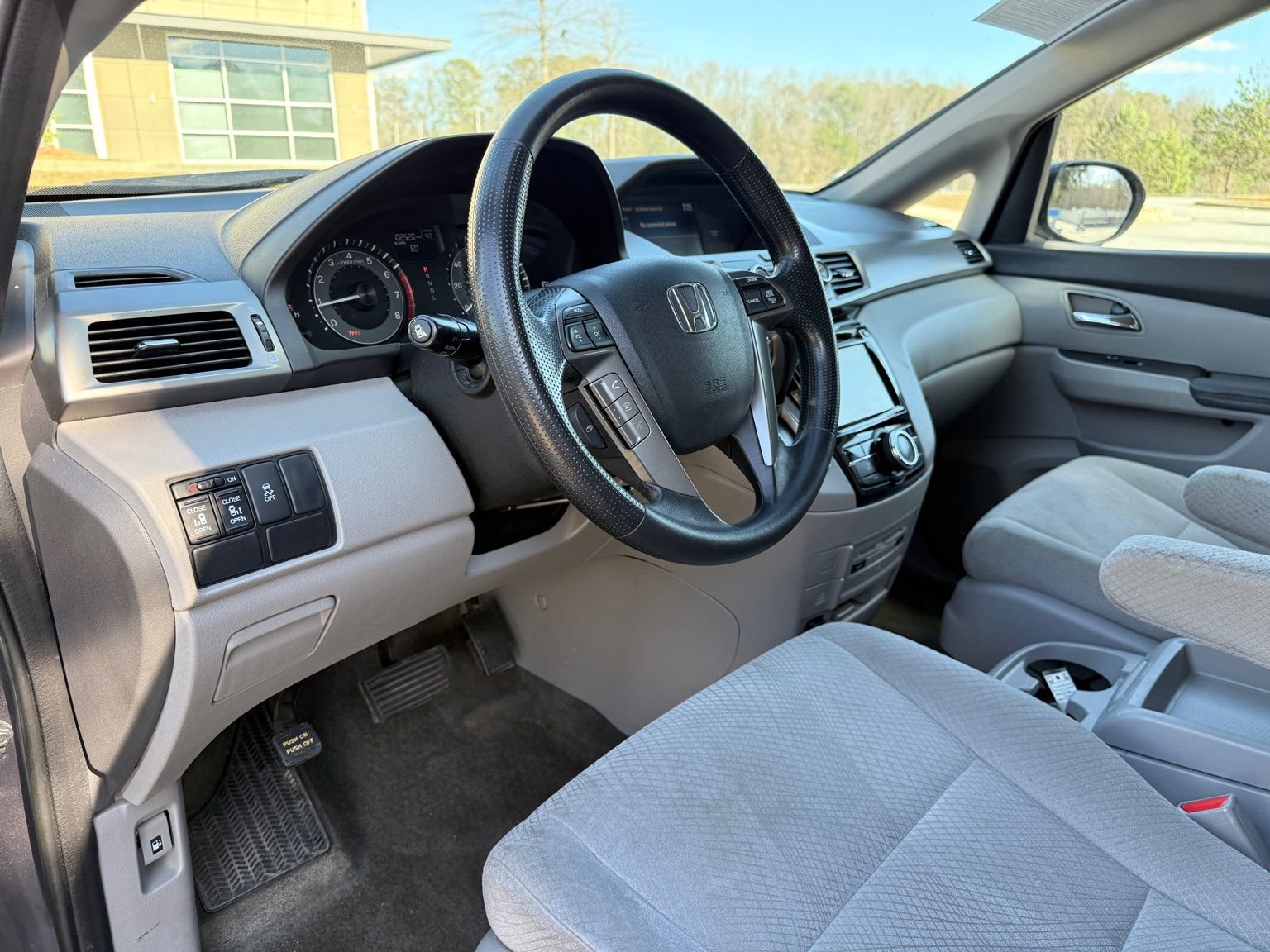 Used 2016 Honda Odyssey SE image 21