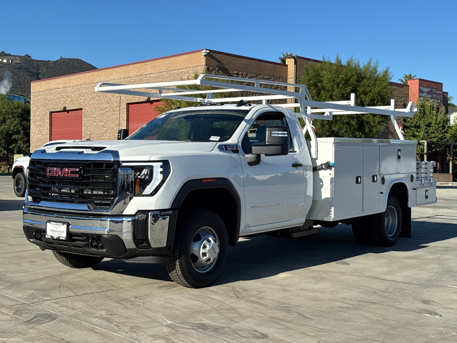New 2025 GMC Sierra 3500 Pro w/ Fleet Convenience Package AWD/4WD image 4