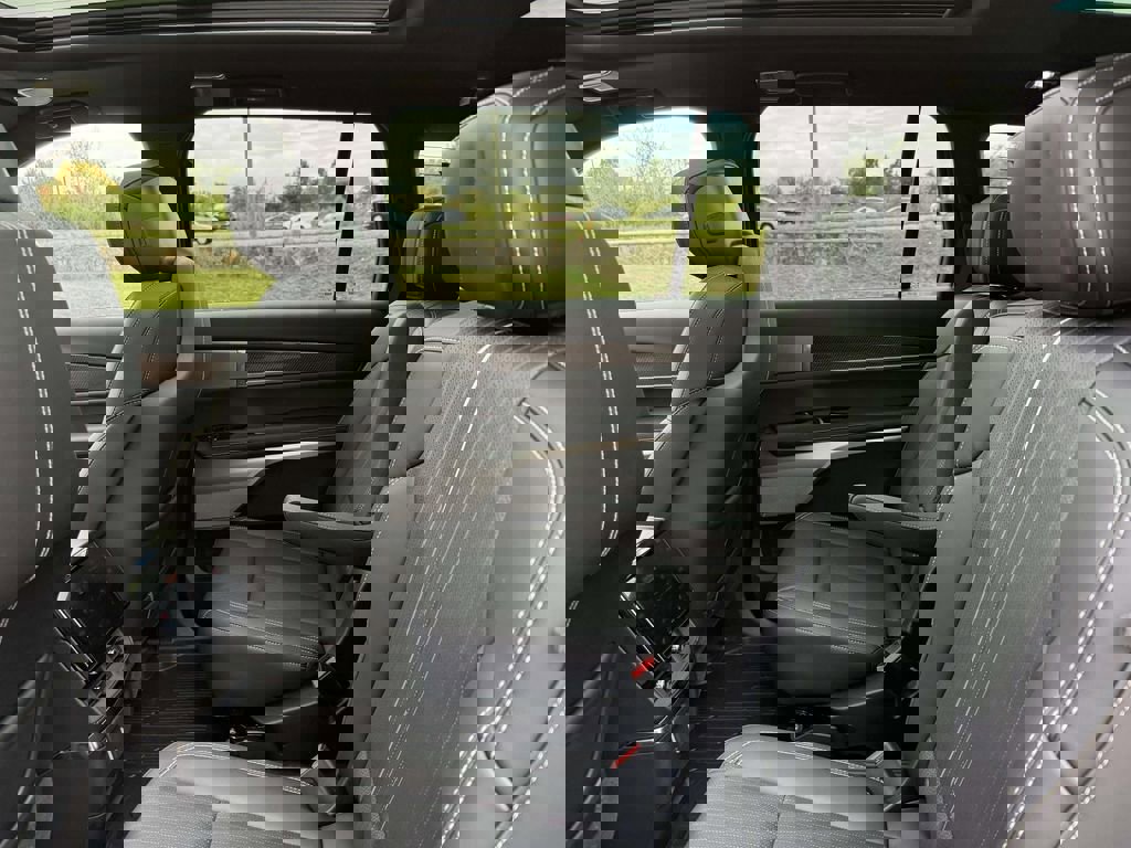 New 2026 Cadillac Vistiq Luxury w/ LPO, Floor Liner Package image 17