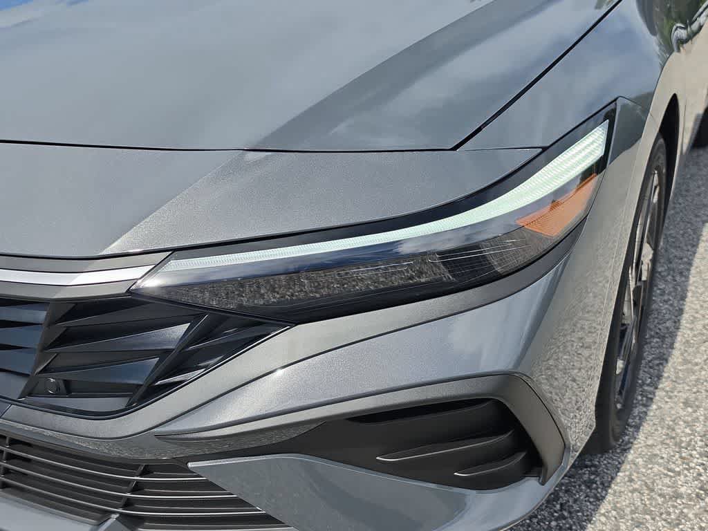 New 2026 Hyundai Elantra SEL Sport FWD image 11