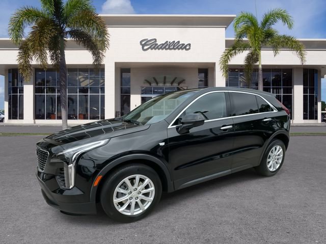 Certified 2022 Cadillac XT4 Luxury w/ Driver Awareness Package image 6