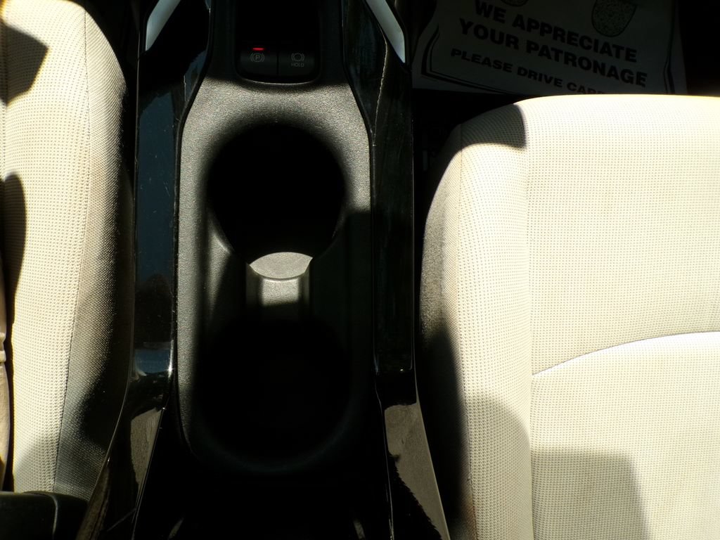 Used 2021 Toyota Corolla LE FWD image 28