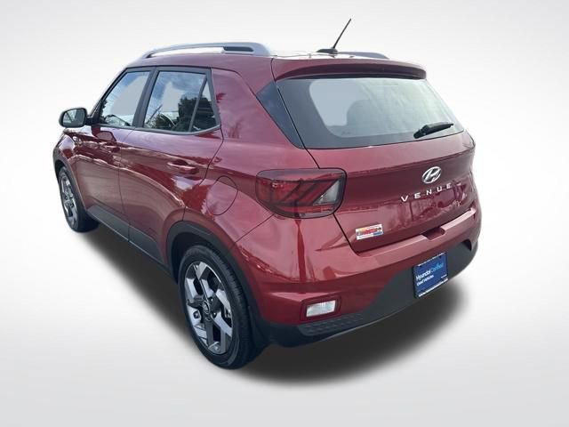 Certified 2025 Hyundai Venue Limited image 3