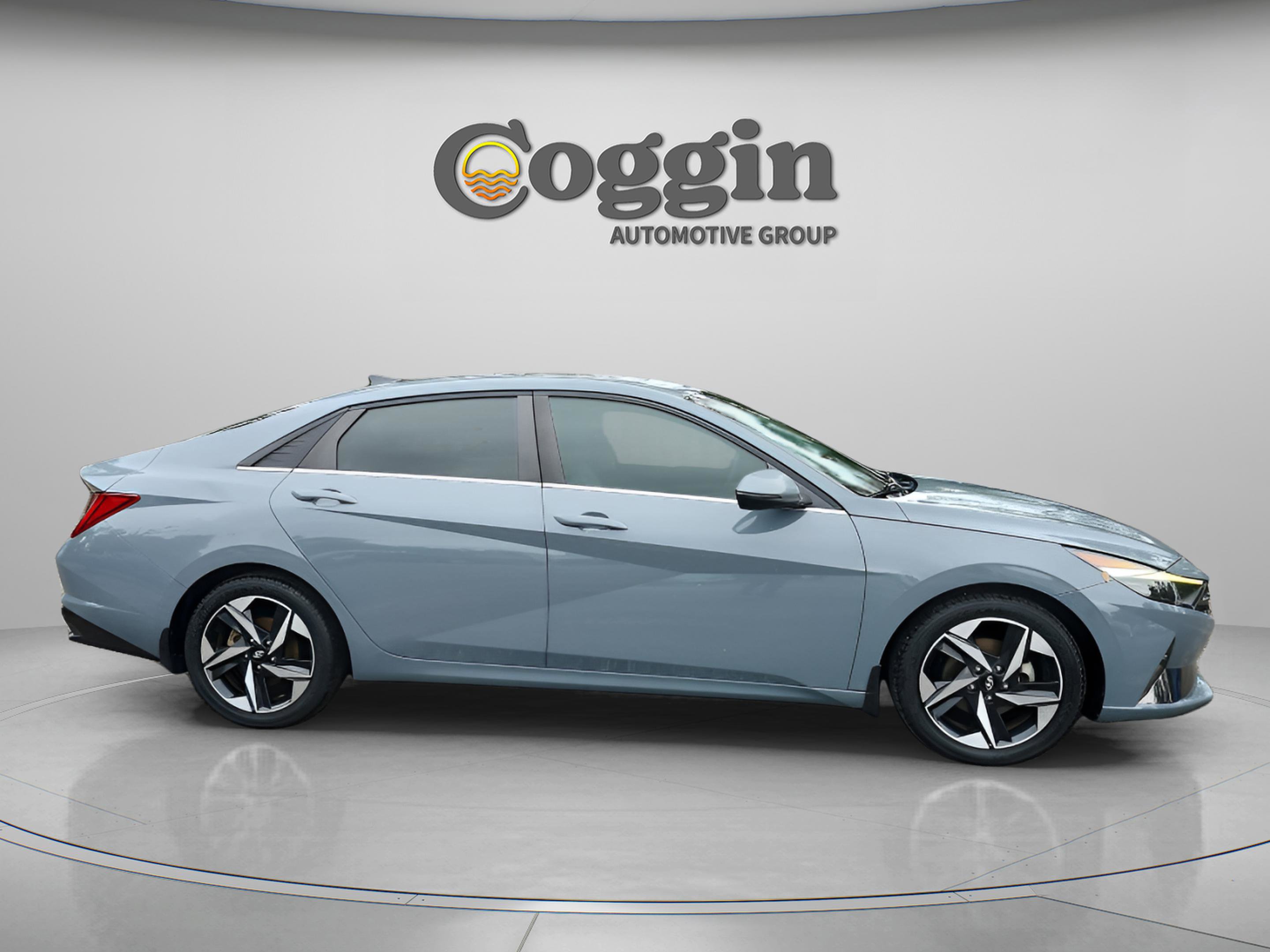 Used 2022 Hyundai Elantra Limited image 6