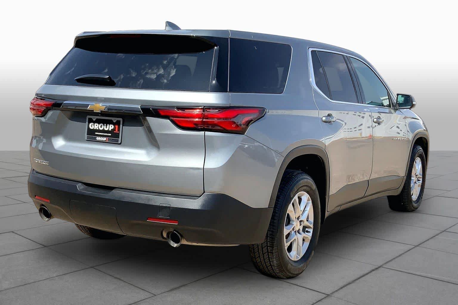 Used 2023 Chevrolet Traverse LS w/ Safety Package FWD image 13