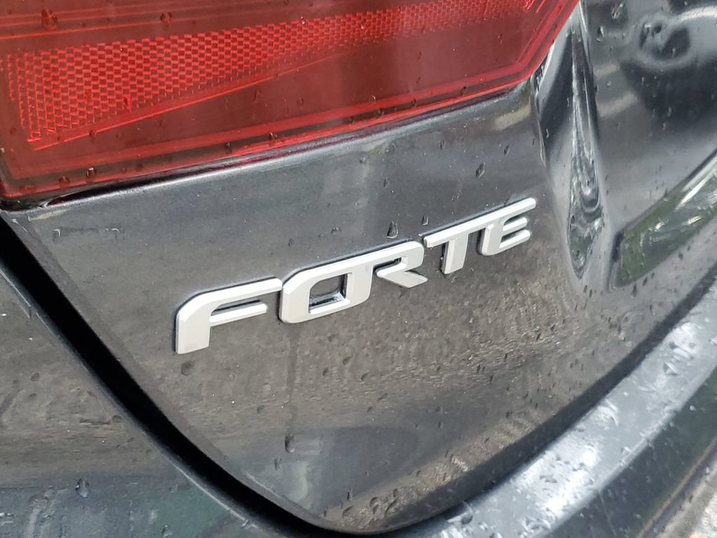 Used 2022 Kia Forte LXS FWD image 8