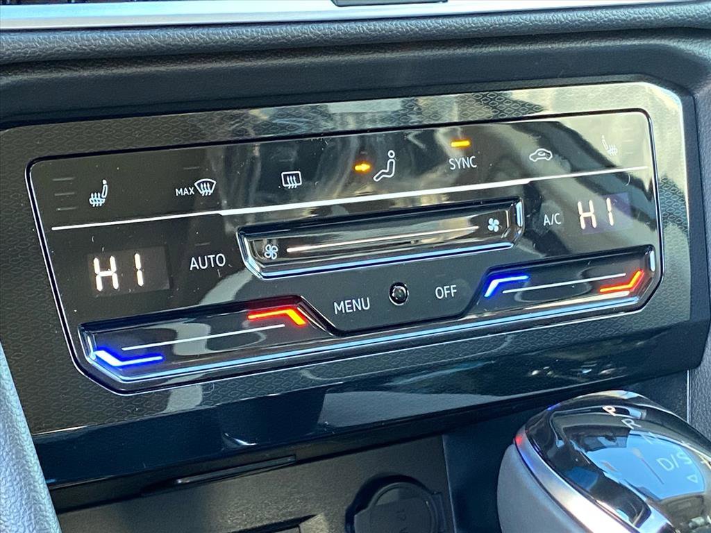 New 2026 Volkswagen Taos SE image 7