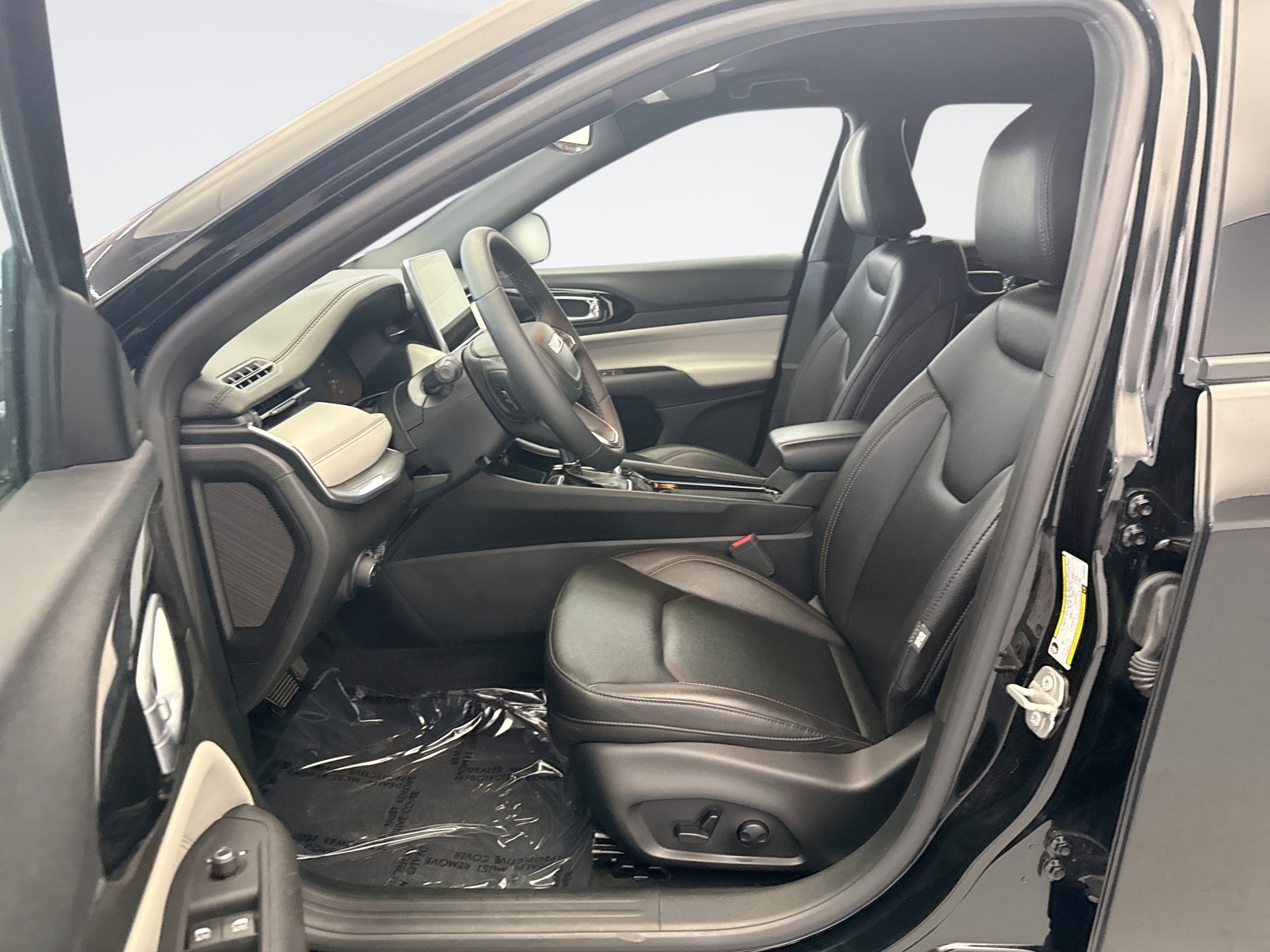 Used 2024 Jeep Compass Limited AWD/4WD image 10