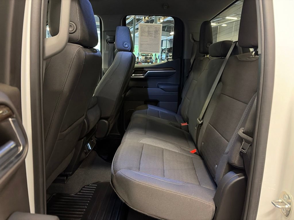 Used 2024 Chevrolet Silverado 1500 LT AWD/4WD image 27