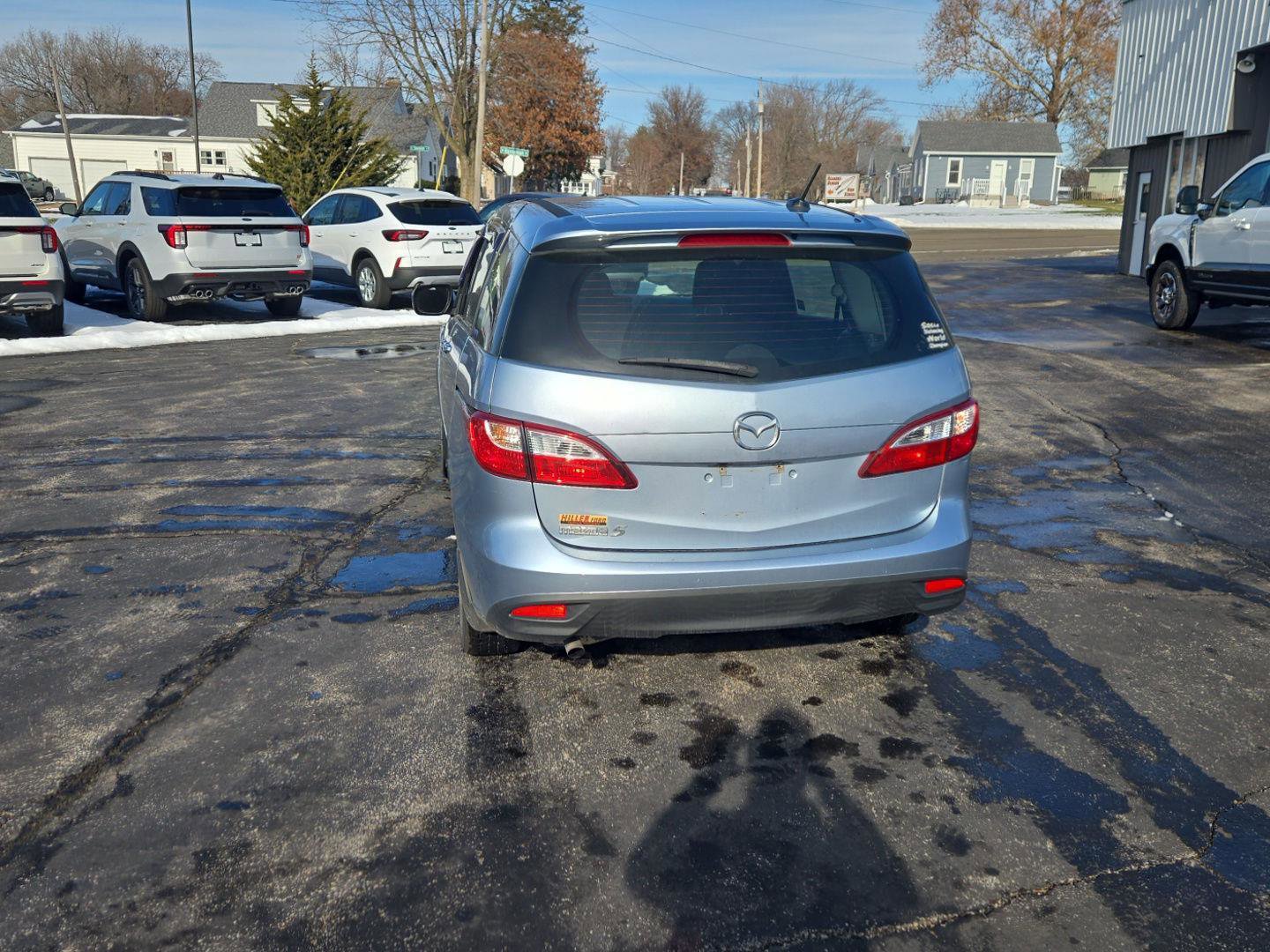 Used 2012 MAZDA MAZDA5 Touring w/ Moonroof & Audio Pkg image 7