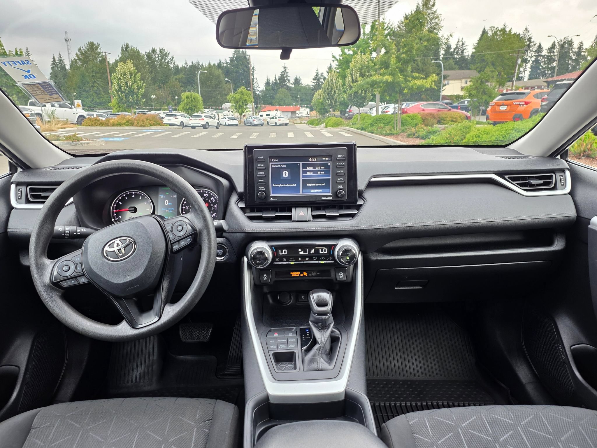 Used 2021 Toyota RAV4 XLE AWD/4WD image 10