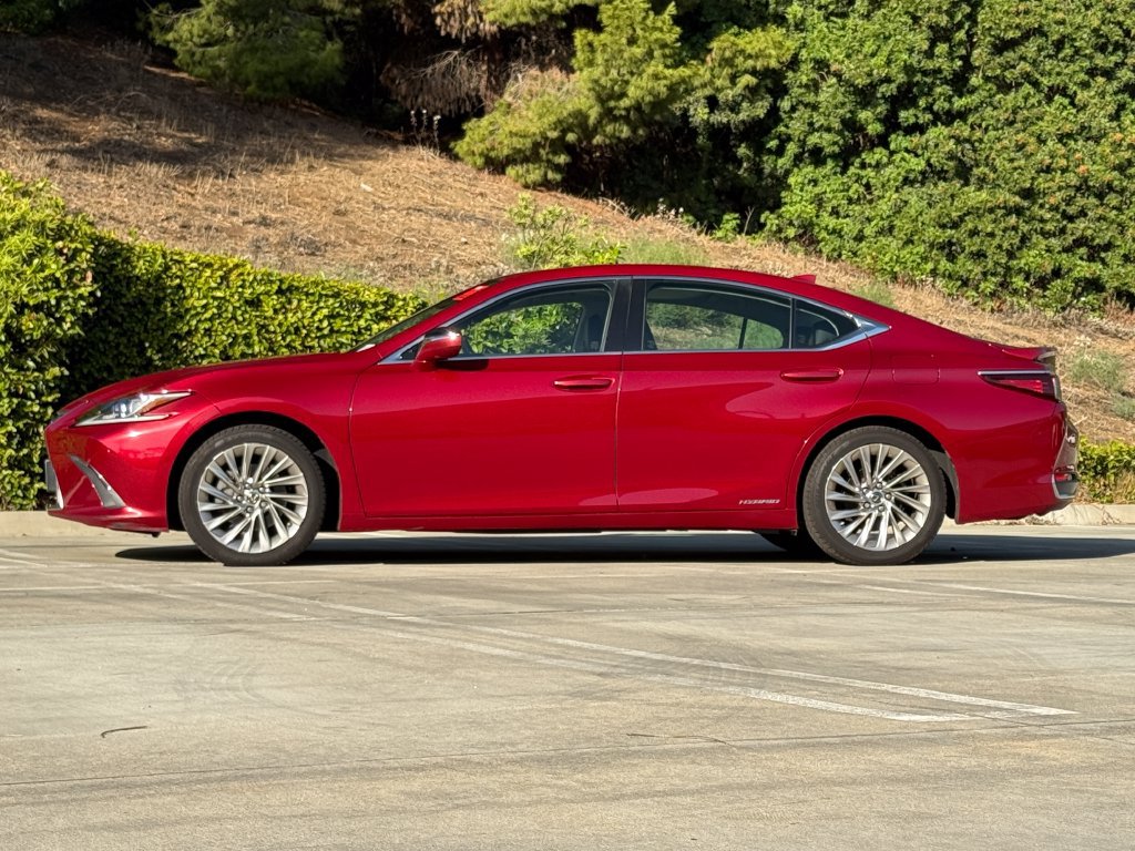 Used 2019 Lexus ES 300h w/ Accessory Package 2 FWD image 5