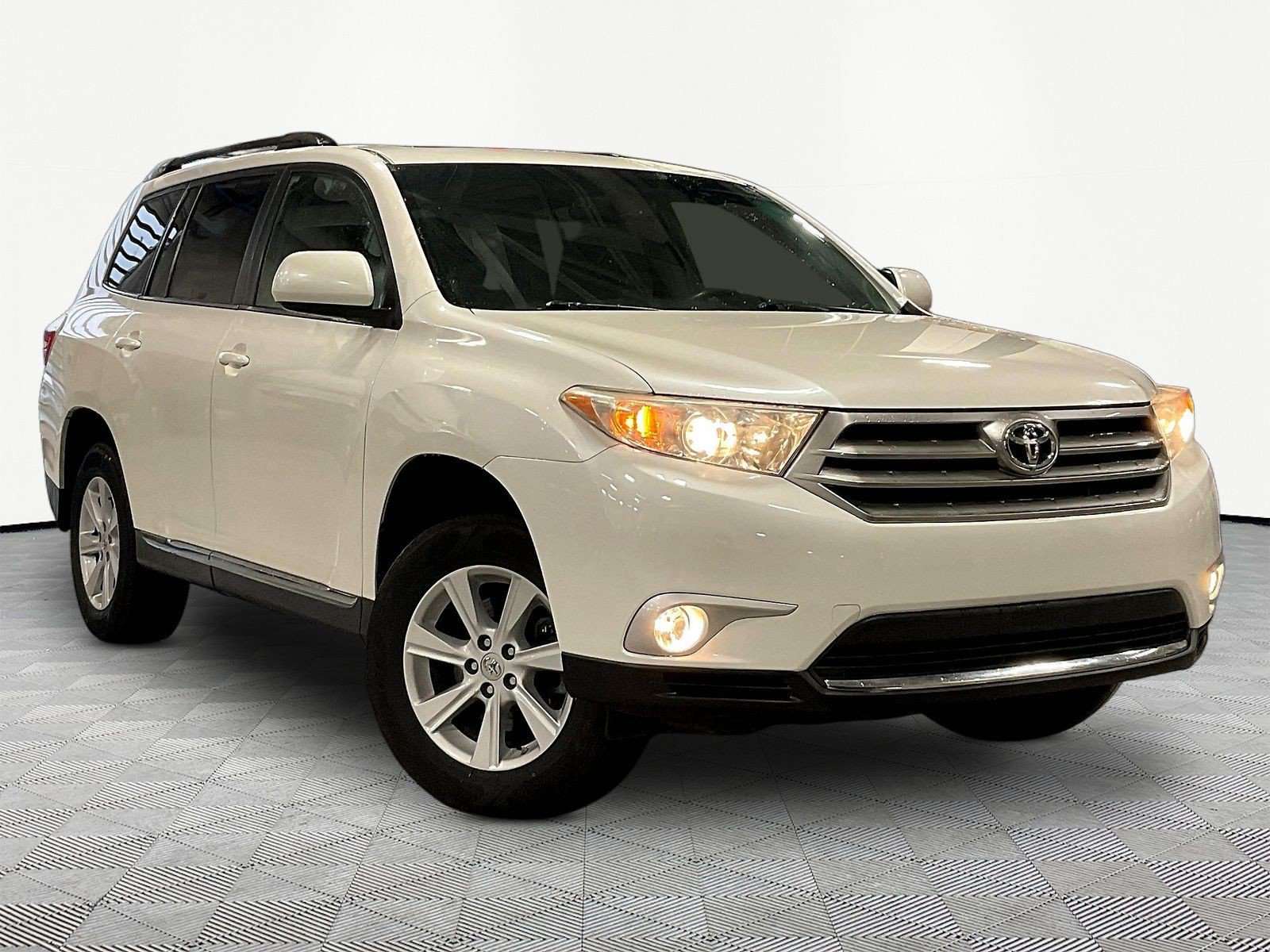 Used 2013 Toyota Highlander SE AWD/4WD image 3
