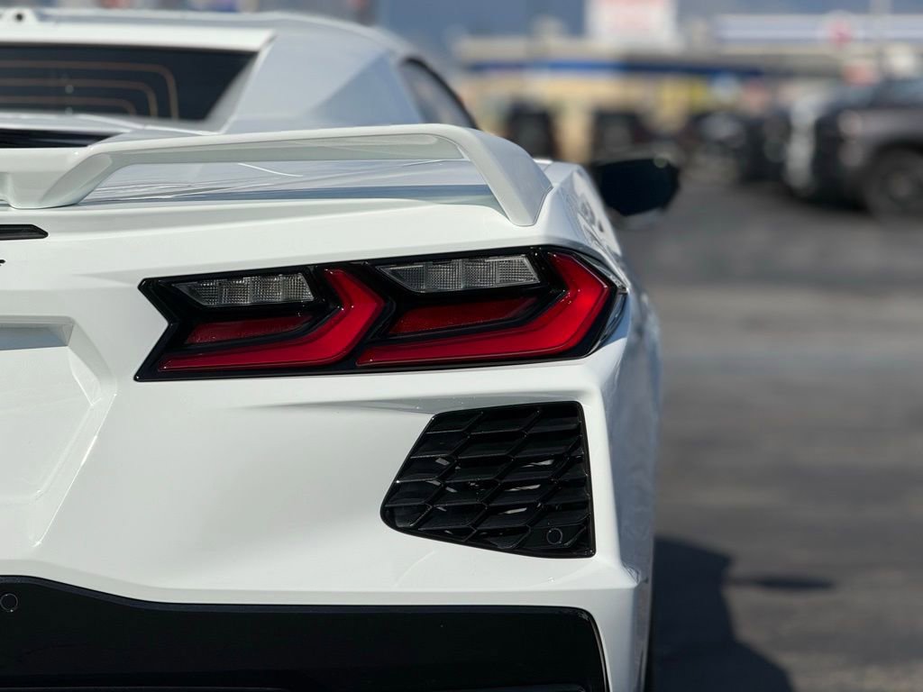 Used 2022 Chevrolet Corvette Stingray Premium Conv w/ Z51 Performance Package image 10