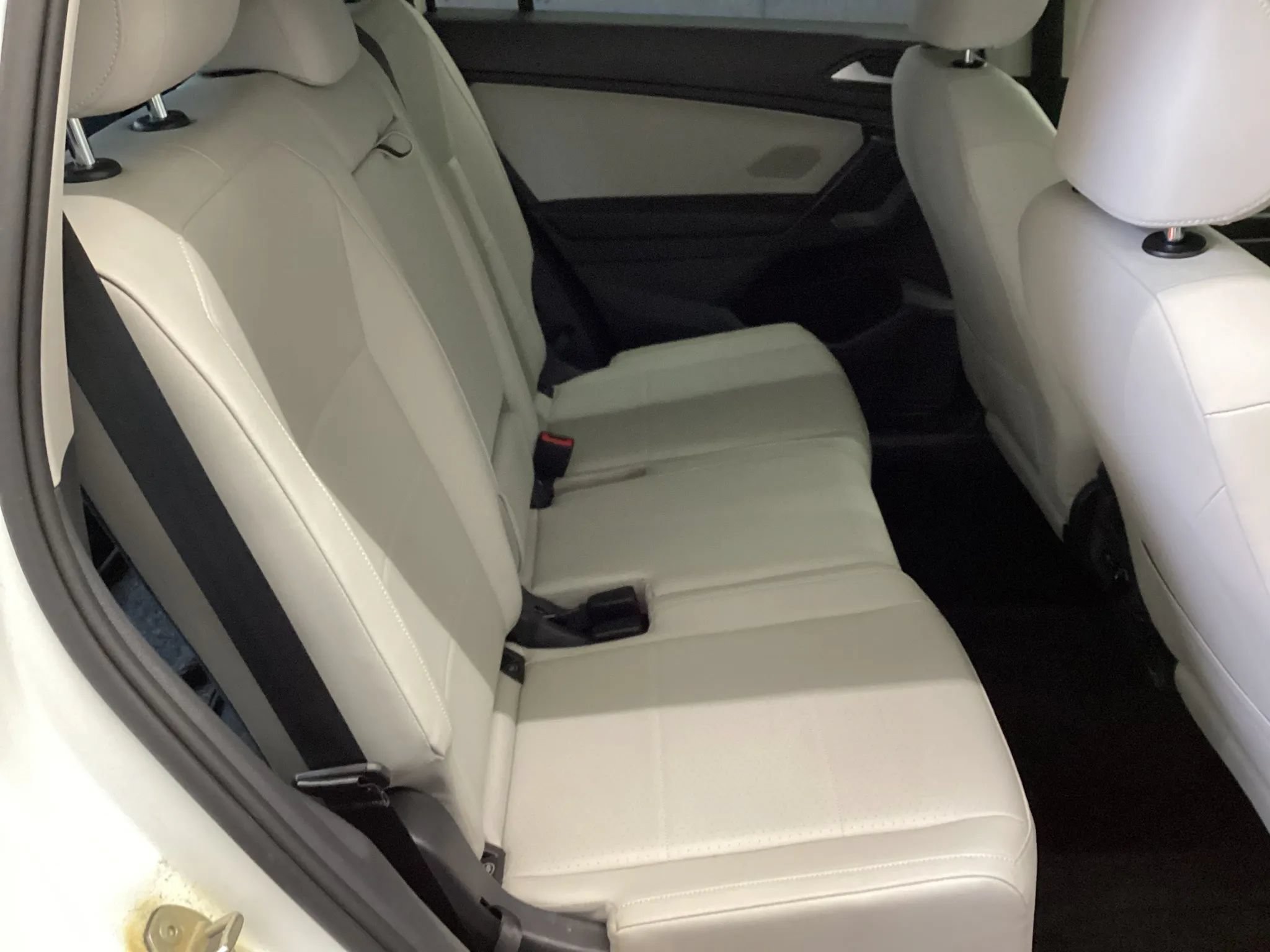 Used 2021 Volkswagen Tiguan SE w/ Panoramic Sunroof Package AWD/4WD image 14