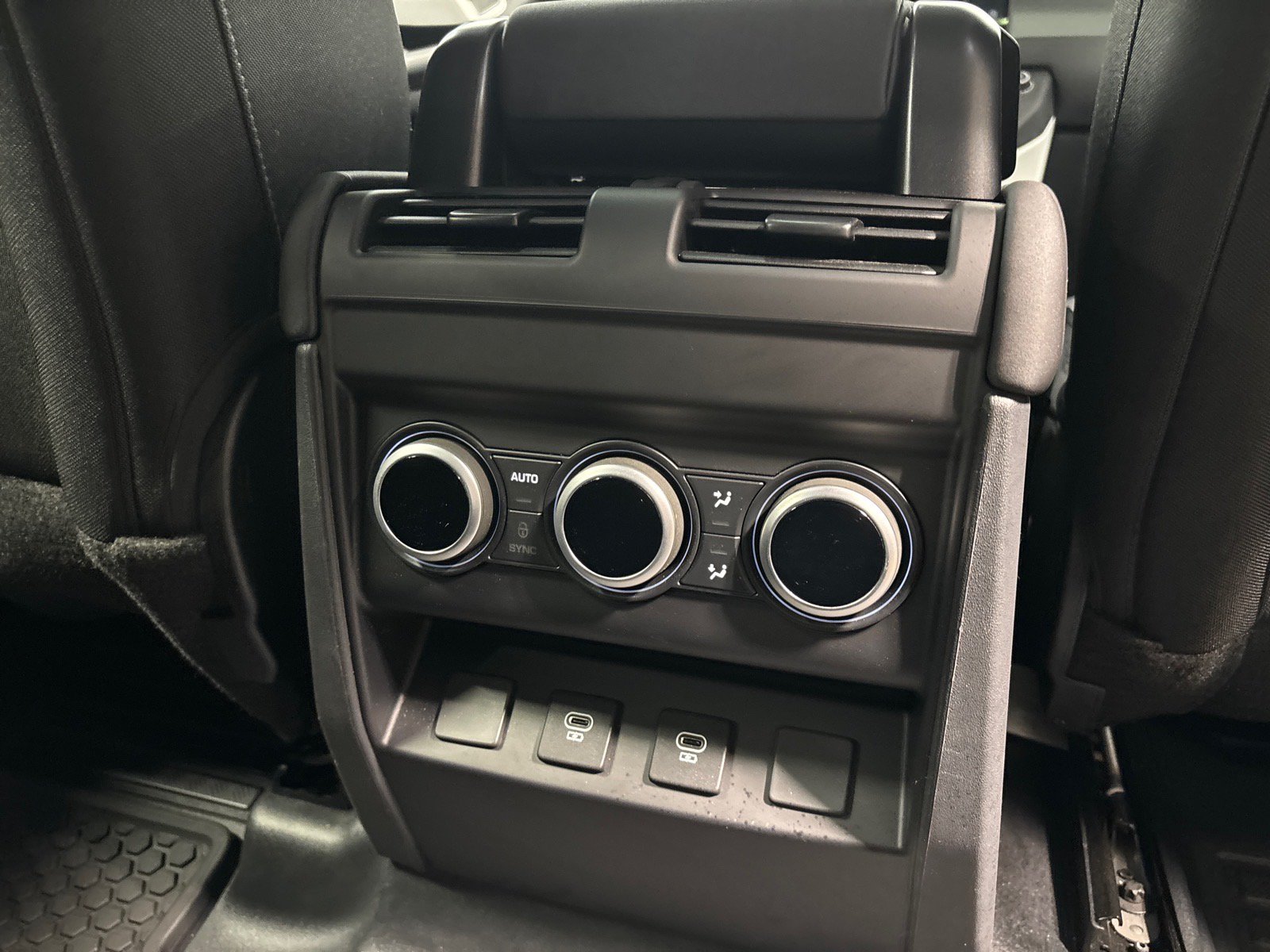 New 2025 Land Rover Defender 110 S AWD/4WD image 37