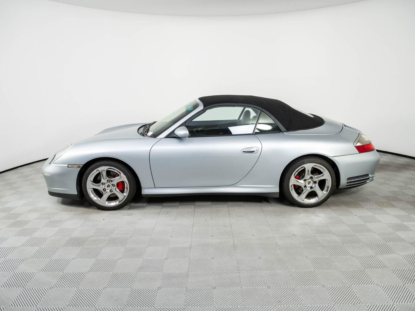 Used 2004 Porsche 911 Carrera 4S AWD/4WD image 28