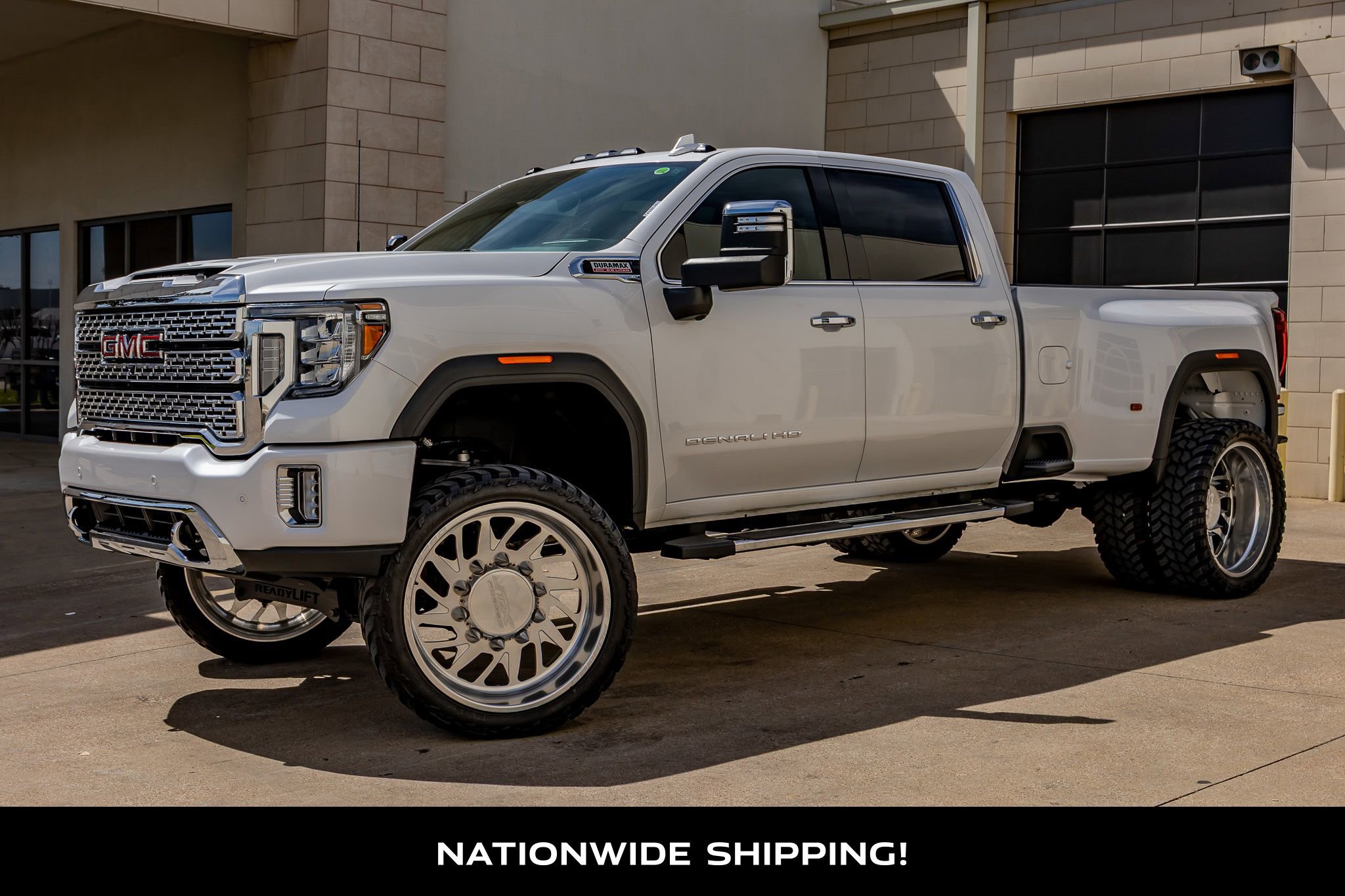 Used 2023 GMC Sierra 3500 Denali w/ Denali Ultimate Package AWD/4WD image 4