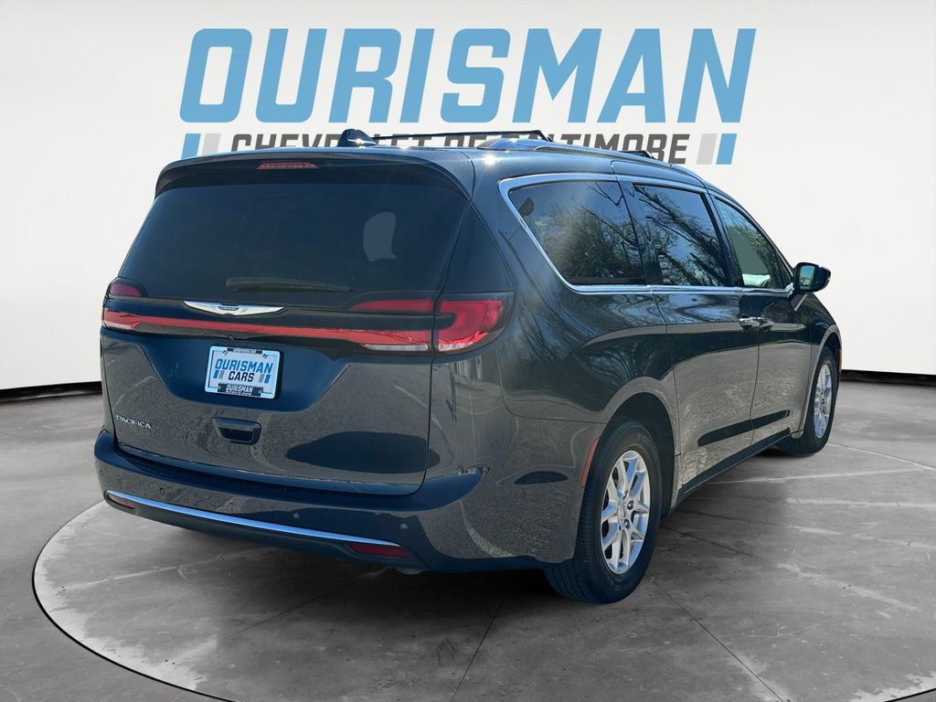 Used 2021 Chrysler Pacifica Touring-L w/ Uconnect Theater Family Group image 6