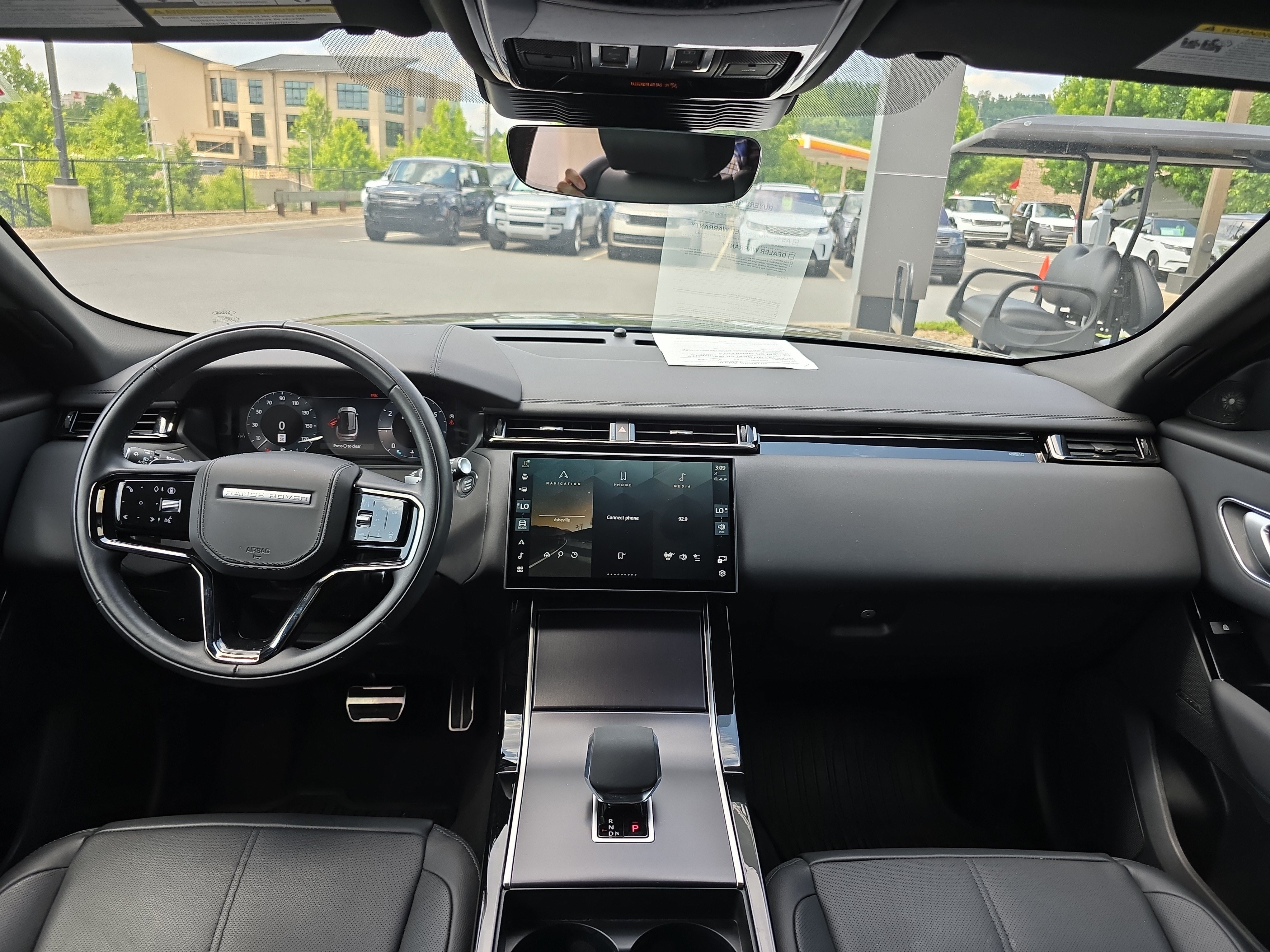 Certified 2026 Land Rover Range Rover Velar Dynamic SE AWD/4WD image 17