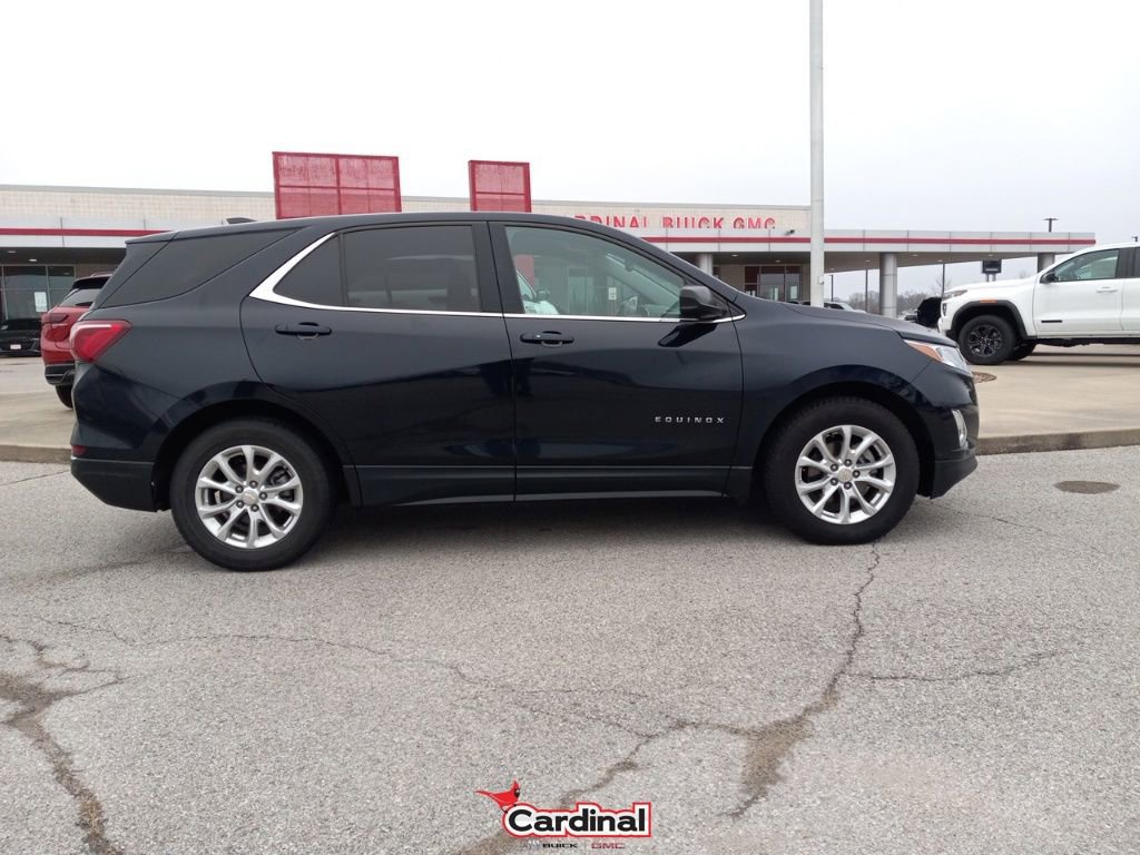 Used 2020 Chevrolet Equinox LT w/ Driver Convenience Package image 3