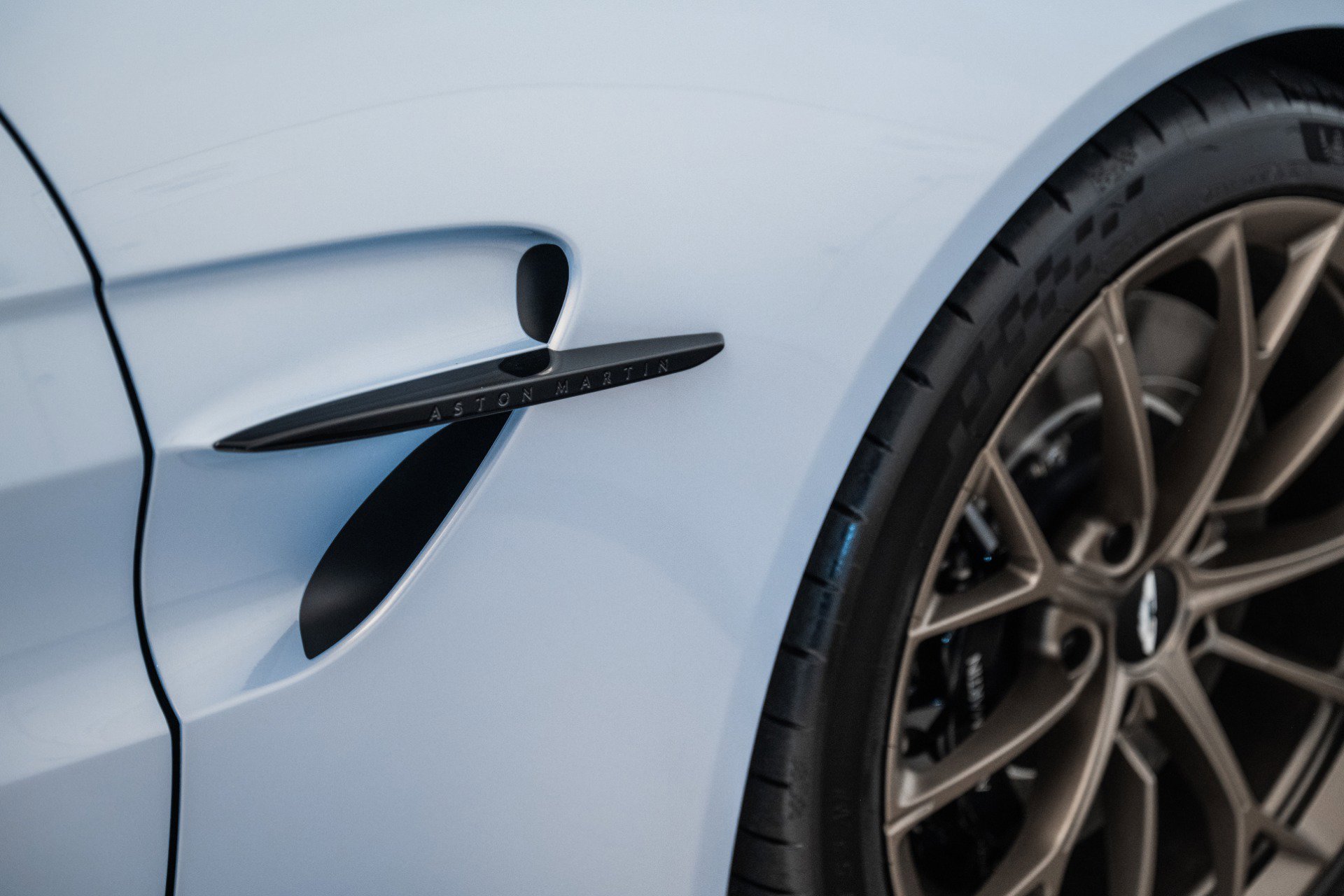 New 2026 Aston Martin V8 Vantage Coupe image 9