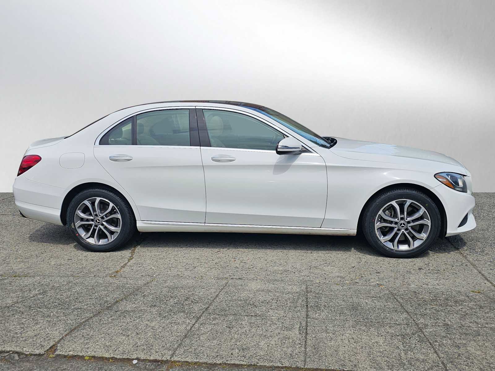 Used 2017 Mercedes-Benz C 300 4MATIC Sedan image 2