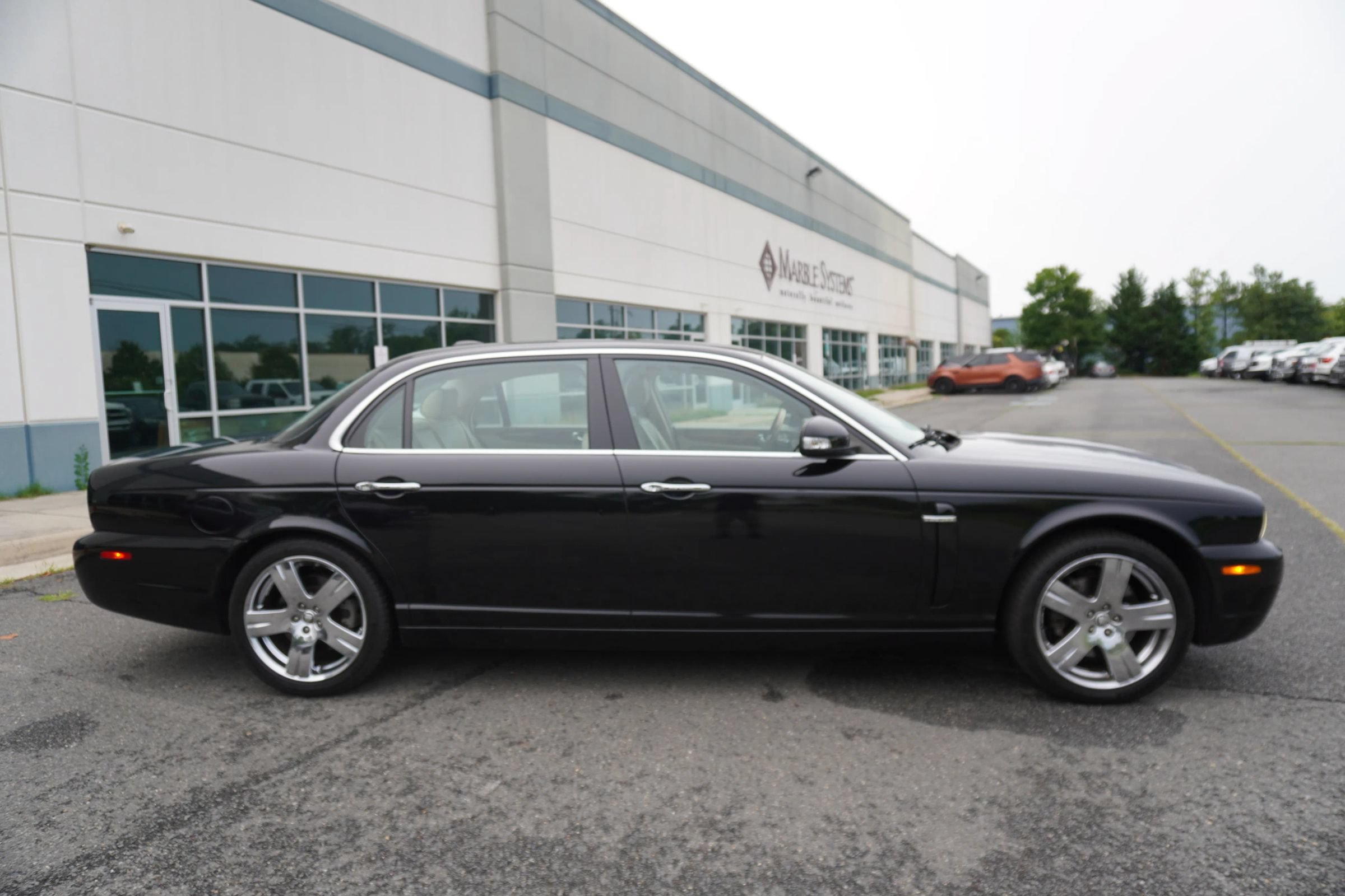 Used 2008 Jaguar XJ8 RWD image 8