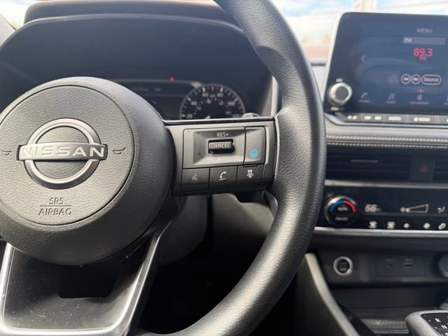 Used 2023 Nissan Rogue SV image 16