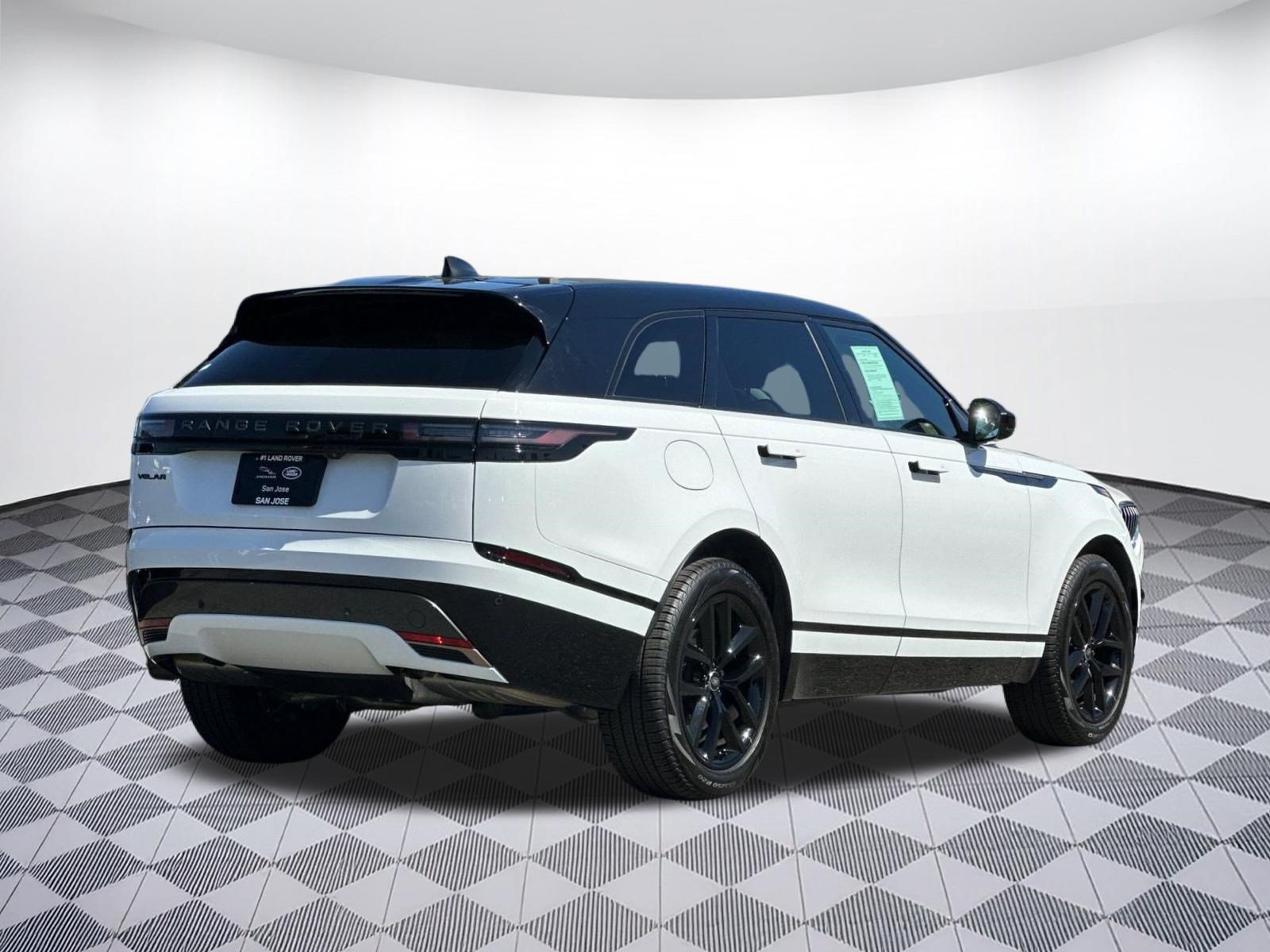 Used 2024 Land Rover Range Rover Velar Dynamic SE AWD/4WD image 9