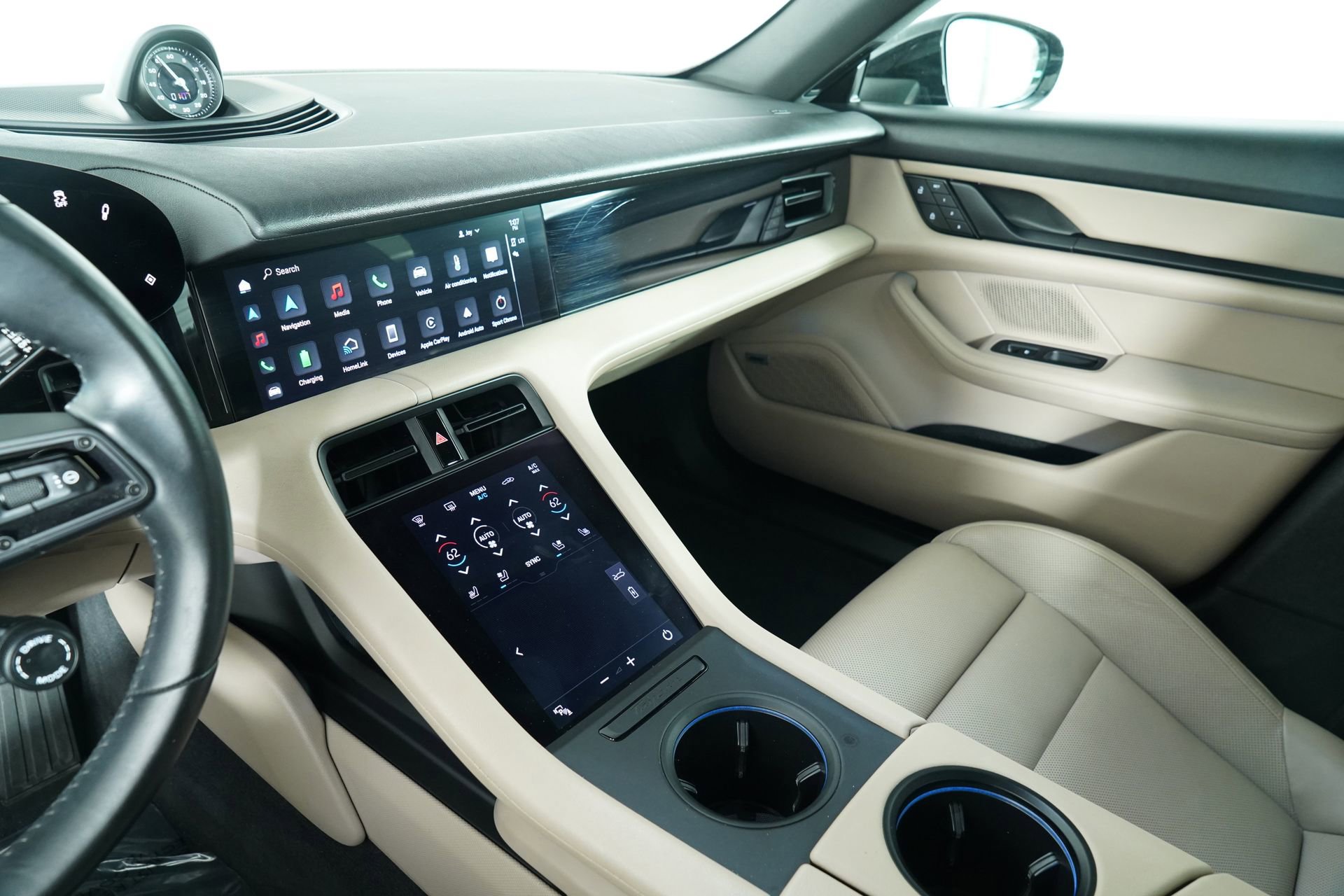 Used 2022 Porsche Taycan image 31