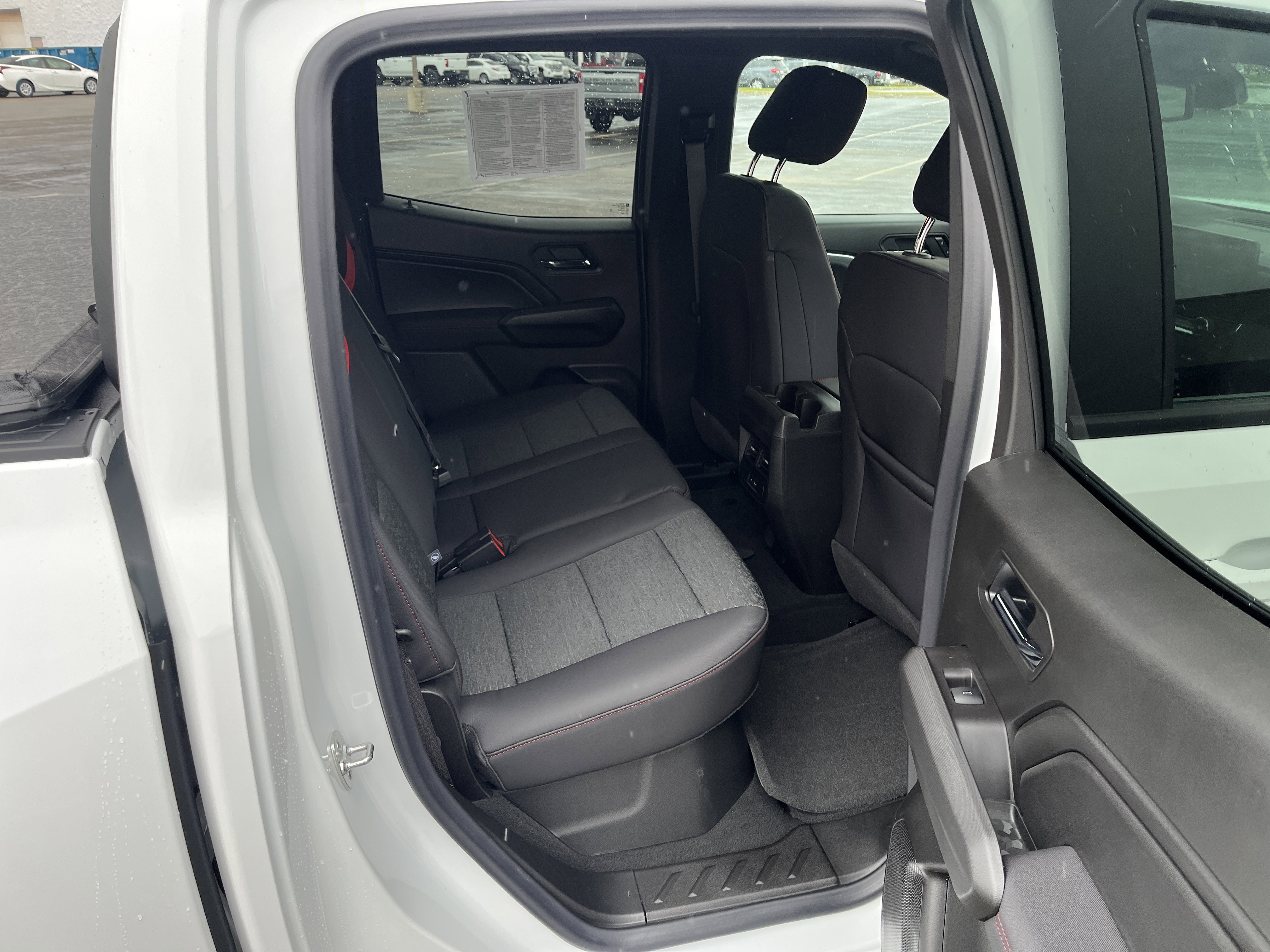 Used 2026 Chevrolet Colorado Z71 AWD/4WD image 15