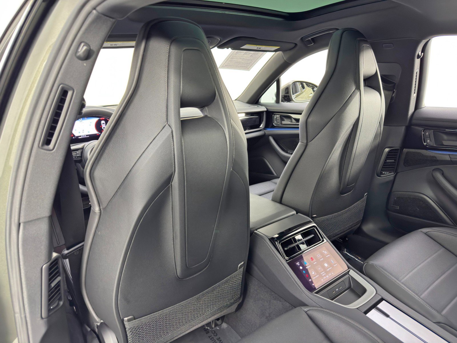 Used 2025 Porsche Panamera w/ Premium Package image 35