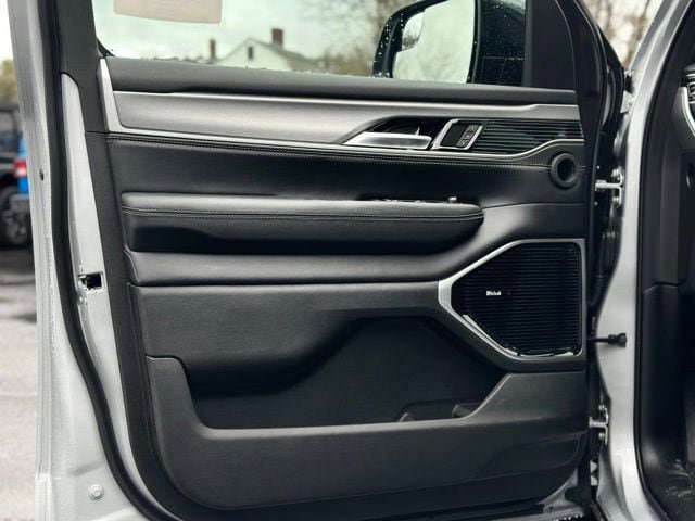 New 2026 Jeep Grand Wagoneer Limited image 9