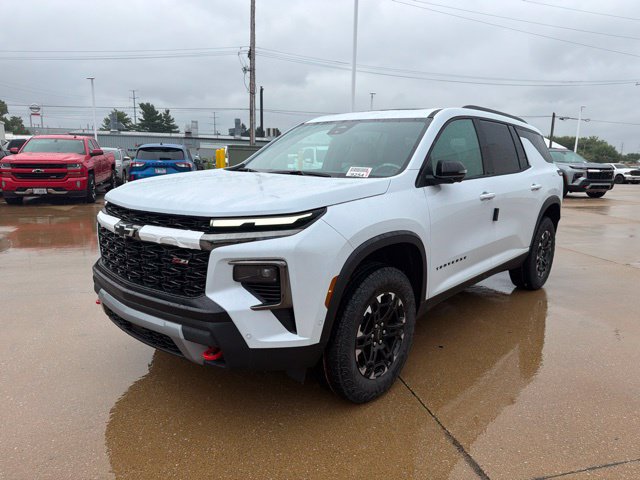 New 2027 Chevrolet Traverse Z71 w/ Enhanced Driving Package AWD/4WD image 3