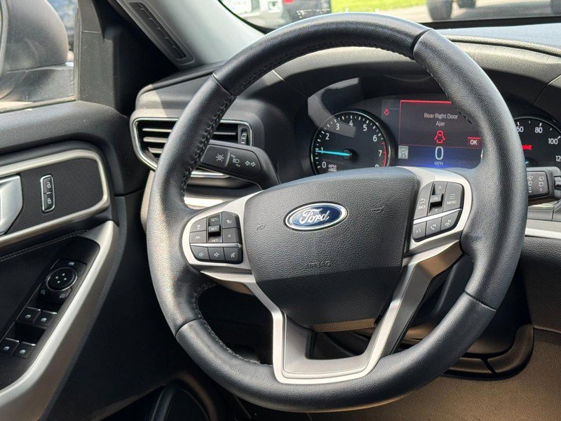 Used 2023 Ford Explorer XLT w/ Equipment Group 202A image 13