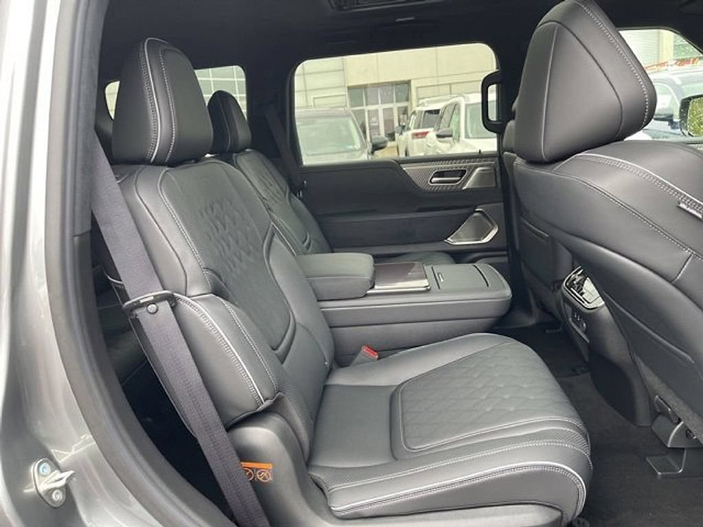 New 2025 INFINITI QX80 Autograph AWD/4WD image 13